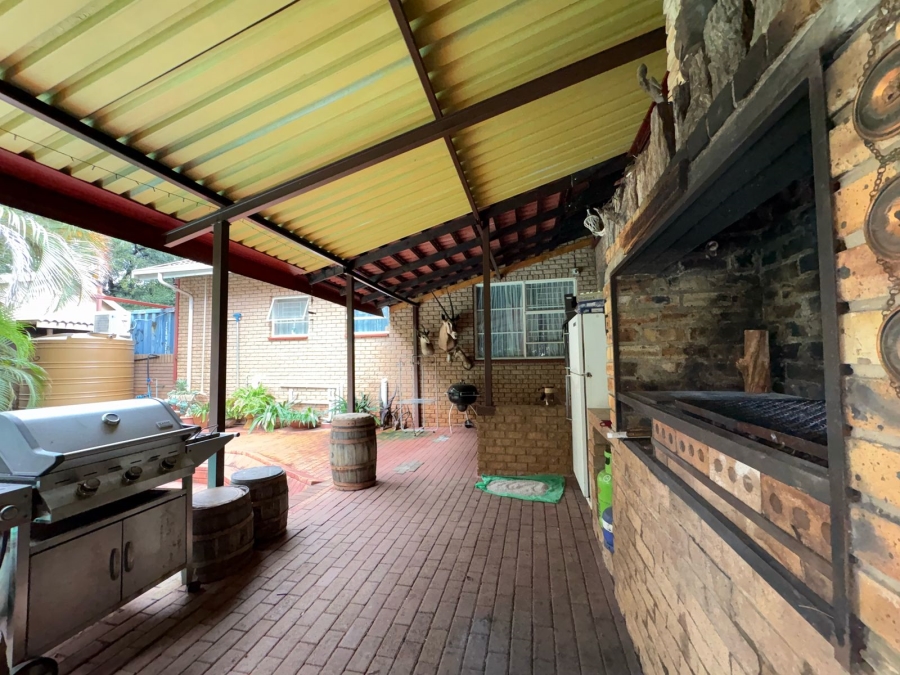 4 Bedroom Property for Sale in Safari Gardens North West